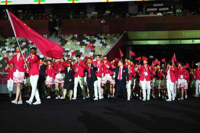 1627689390198025421.jpg 29olympics-weightlifting-5-superJumbo.jpg